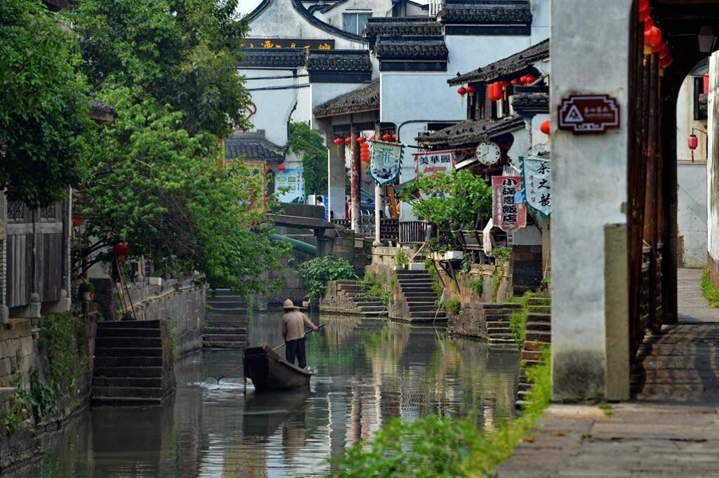 现场!海南地质局原副局长曹瑜 疯狂敛财1009万:车中藏6大箱现金